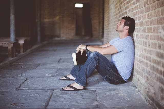 HOW TO SET UP YOUR BIG BOY LIFE- MOVING INTO YOUR FIRST OR NEXT APARTMENT