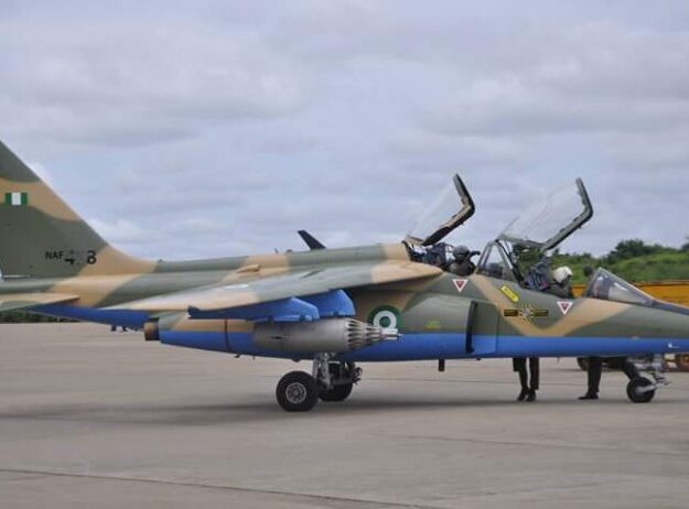 Many people are said to have died when a Nigerian Air Force plane crashes in Kaduna.