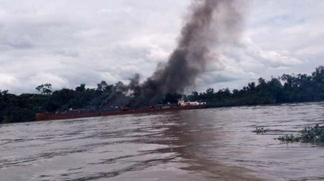 This image has an empty alt attribute; its file name is Navy-destroys-vessel-arrested-with-stolen-crude-in-Niger-Delta.png